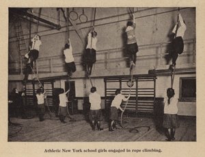 Ragazze atletiche di New York impegnate nell