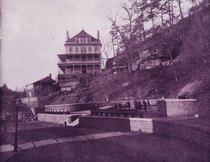 Basin Springs, Eureka Springs, Arkansas, sulla ferrovia di St Louis e San Francisco da American Photographer (after)