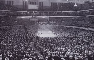 Chicago: Interno dello Stadio di Chicago durante una mostra di boxe da American Photographer (after)