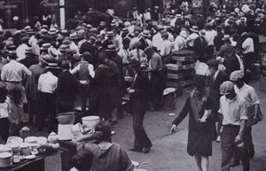 Chicago: Il Ghetto in un Giorno Affollato da American Photographer (after)