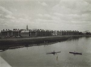 Università di Harvard: Scuola di specializzazione in amministrazione aziendale dal fiume Charles da American Photographer (after)