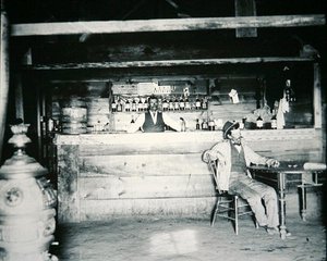 Un saloon nella contea di Albany, Wyoming, c.1890