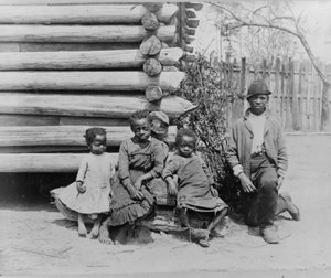 Uomo afroamericano con bambini vicino a Thomasville, Georgia da American Photographer