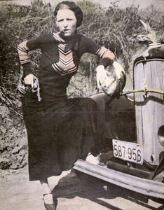 Bonnie Parker posa 