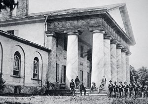 Truppe federali che occupano la villa di Robert E. Lee, Arlington House da American Photographer