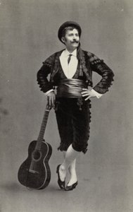 Guiseppe Campanari, nel ruolo di Figaro, in "Il barbiere di Siviglia" (foto b/n) da American Photographer