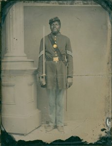 Henry F. Steward, sergente del 54° Reggimento di Fanteria Volontaria del Massachusetts, 1863 (ambrotipo colorato a mano) da American Photographer