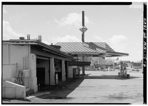 Stazione di Servizio della Lindholm Oil Company, Cloquet, Minnesota da American Photographer