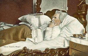 Mark Twain, a letto, mentre fuma un sigaro (foto a colori) da American Photographer