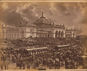 Giorno di apertura, "Gli Oratori", Esposizione Internazionale del Centenario del 1876, Filadelfia da American Photographer
