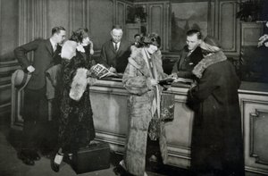 Passeggeri che acquistano biglietti alla biglietteria della Great Northern Railway, Chicago