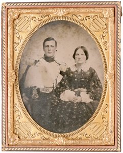 Ritratto di Hamilton Branch e di una donna non identificata (dagherrotipo) da American Photographer