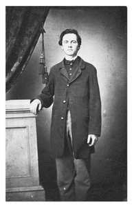 Ritratto di giovane uomo (foto b/n) da American Photographer