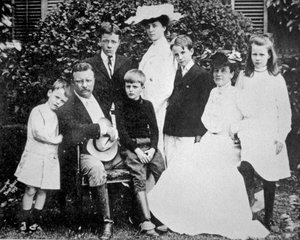 Il presidente Theodore Roosevelt con sua moglie e la sua famiglia