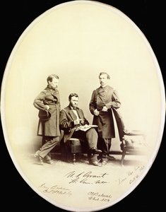 Fotografia firmata di Ulysses S. Grant e dei suoi aiutanti, Orville E. Babcock e Adam Badeau, in uniforme militare, c.1865 da American Photographer