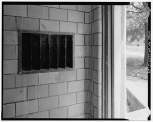 Dettaglio di piastrelle e modanature con cassette postali, ingresso tipico alla tromba delle scale, Techwood Homes, Edificio n. 6, 465 Techwood Drive e 119-125 Hunnicutt Street, Atlanta, Contea di Fulton, GA