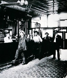 Tipico saloon occidentale da American Photographer