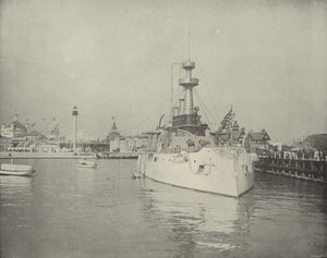 Vista della Stazione di Salvataggio e della Nave da Guerra