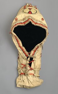Tavola da culla con lavoro in aculei, fatta dal popolo Arapaho, c.1870 da American School