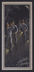 Ciclisti che pedalano di notte da American School