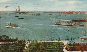 Porto di New York dalla Battery, con Statua della Libertà e Ellis Island, c.1910 da American School