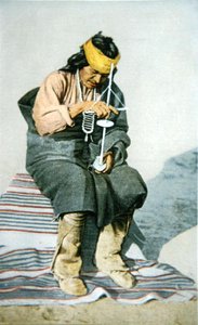 Uomo Pueblo che perfora turchese, c.1905 da American School