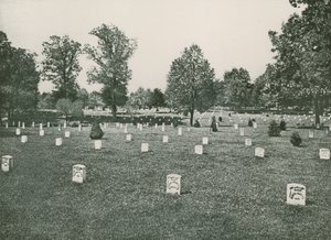 Tombe dei soldati, Arlington Heights da American School