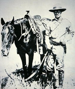 Theodore Roosevelt con il suo cavallo, c.1885