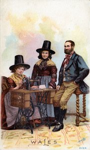 Famiglia gallese intorno a una macchina da cucire Singer, c.1893 da American School