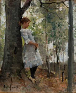 Ragazza in una foresta di foglie