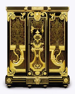 Piccola armadio con montatura in bronzo dorato di Luigi XIV, 1700-10 da Andre Charles Boulle