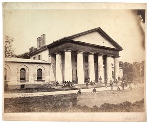 Fronte della Casa di Arlington, 28 giugno 1864 da Andrew Joseph Russell