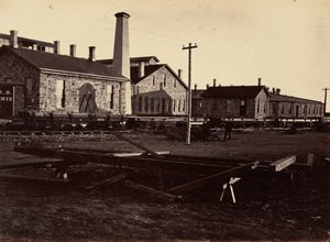 Piastra 17. Officine meccaniche di Laramie, da sud-ovest, 1869 (foto) da Andrew Joseph Russell