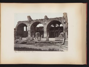 Veduta della Basilica di Massenzio nel Foro Romano a Roma, Italia da Anonymous