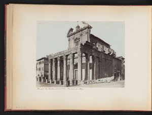 Veduta del Tempio di Antonino e Faustina nel Foro Romano a Roma, Italia da Anonymous