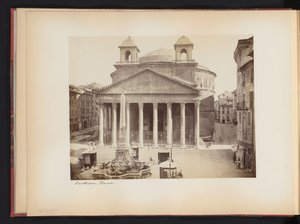 Vista del Pantheon a Roma