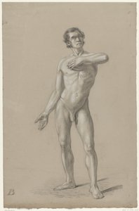 Nudo maschile in piedi con mano sul petto