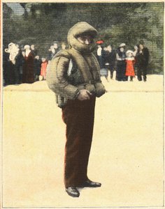 Aviazione: Tuta aerea progettata per proteggere gli aviatori dalla caduta. Incisione in "Le petit parisien" del 16/10/1910. Collezione privata.