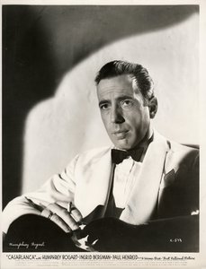 Humphrey Bogart nel film Casablanca di Michael Curtiz, Anonimo