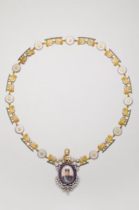 Iran - Decorazione Imperiale del Ritratto: Collana con il ritratto di Ahmad Shah, Re Qajar