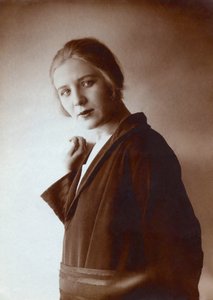 Izabella Danilovna Yurieva (1899-2000), Anonimo da Anonymous Anonymous