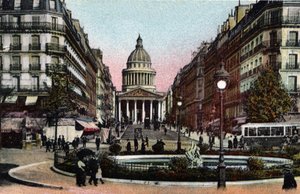 Parigi: vista di rue Soufflot e del Pantheon. Fotografia del 1920 in "Album Artistico" della città di Parigi. Collezione privata. da Anonymous Anonymous