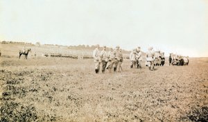 Fotografia da un album personale di un tenente di fanteria durante i primi mesi della Prima Guerra Mondiale da Anonymous Anonymous