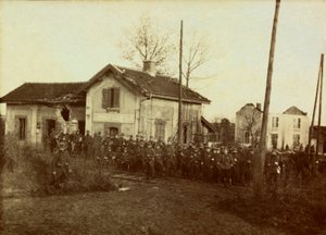Fotografia da un album personale di un tenente di fanteria durante i primi mesi della Prima Guerra Mondiale da Anonymous Anonymous