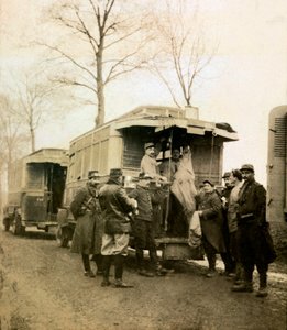Fotografia da un album personale di un tenente di fanteria durante i primi mesi della Prima Guerra Mondiale da Anonymous Anonymous