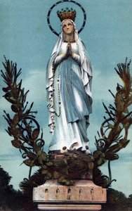 La vergine incoronata a Lourdes - Hautes Pyrenees (65) intorno al 1900.
