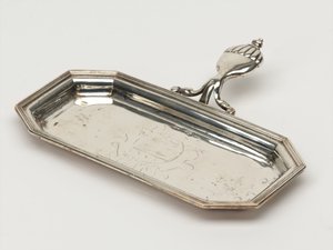 Vassoio per spegnicandele, Board of Ordnance, c.1696 da Anthony Nelme