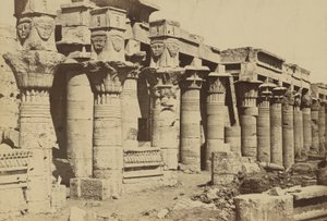 Philae: Colonnato con cappella di Nectanebo I da Antonio Beato