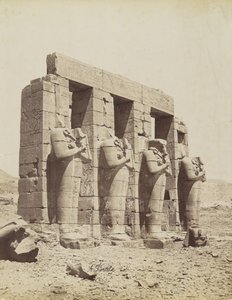 Ramesseum, Tebe, vista del sud-est del Secondo Cortile da Antonio Beato