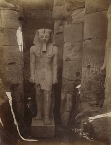 Statua di Ramesses II a Luxor da Antonio Beato